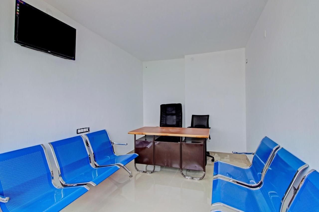 Oyo Flagship 81436 Palace Lodge Mangalore Buitenkant foto