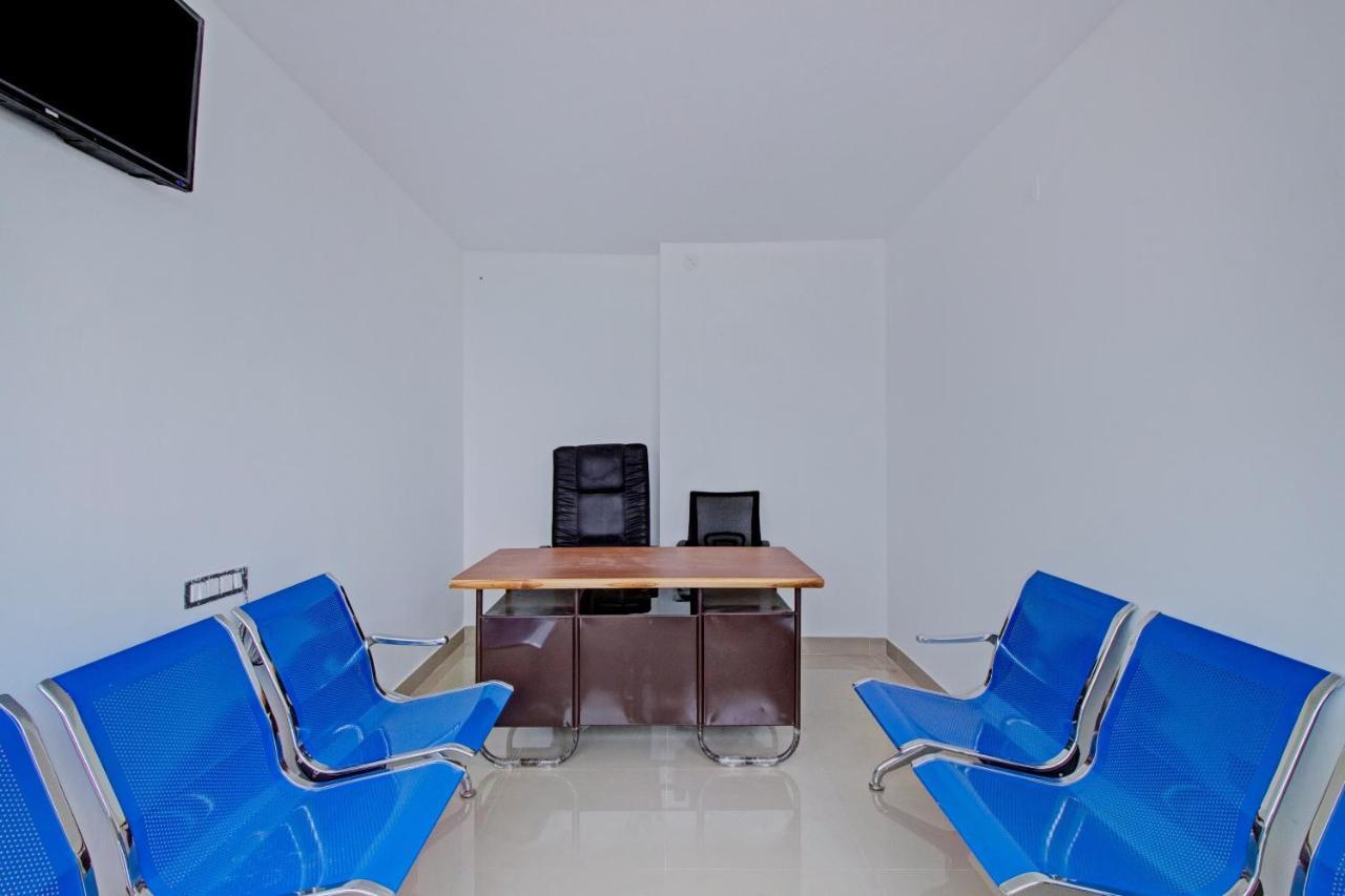 Oyo Flagship 81436 Palace Lodge Mangalore Buitenkant foto